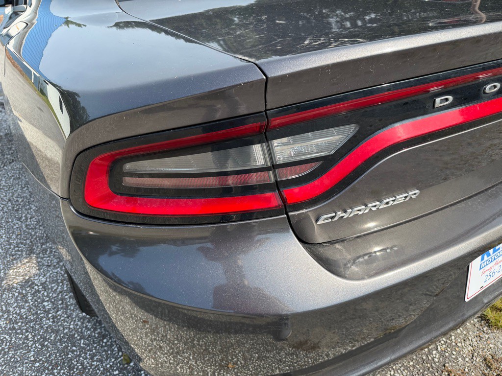 2017 Dodge Charger Image 29