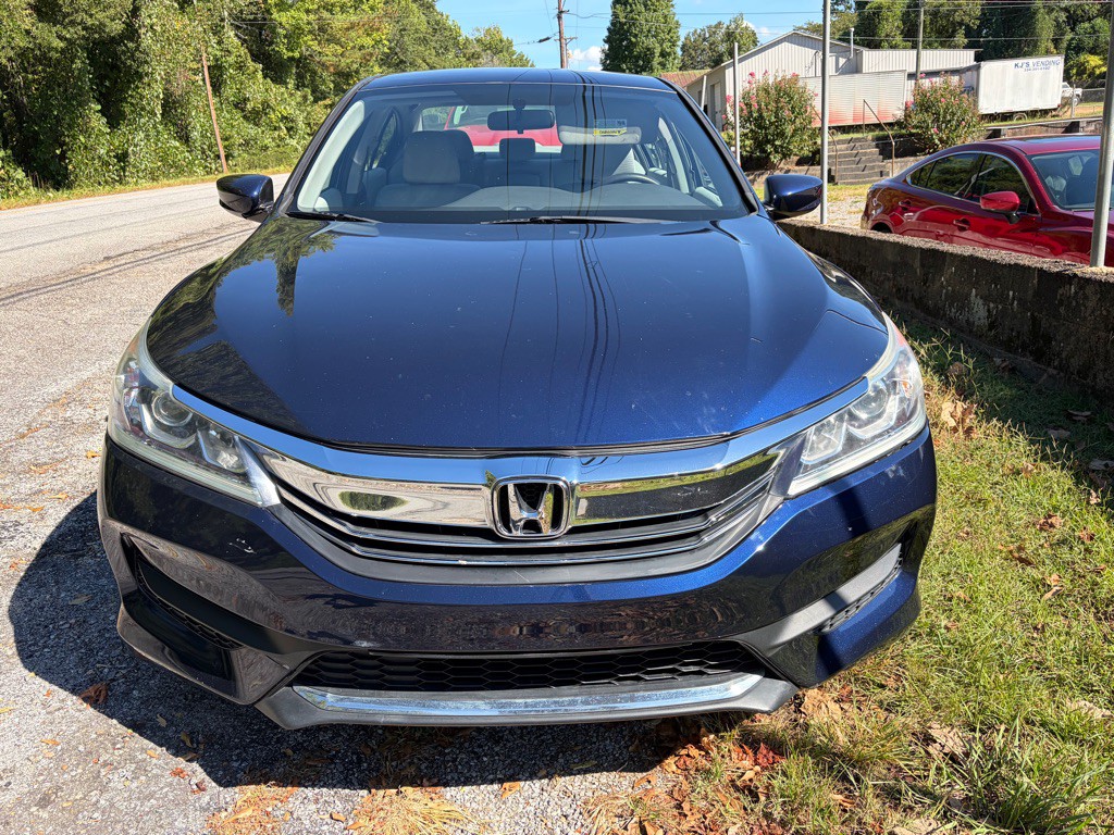 2017 Honda Accord Image 2