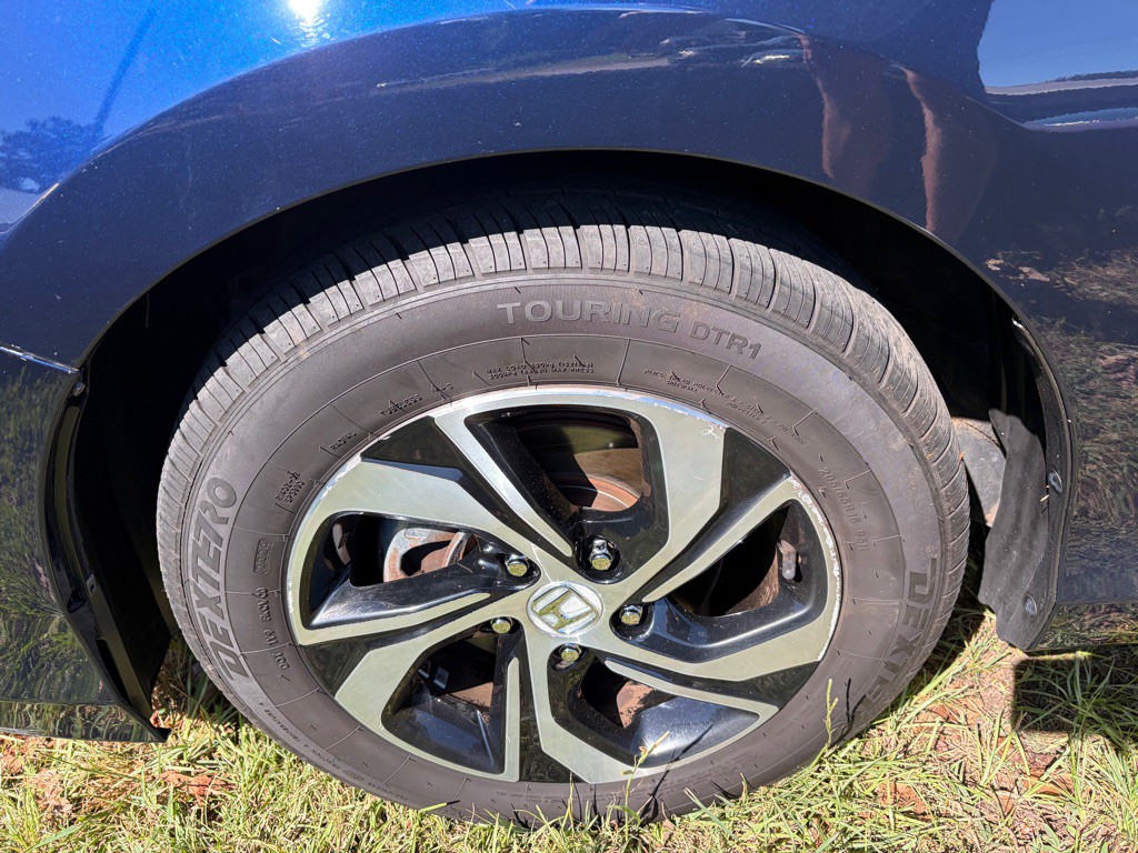 2017 Honda Accord Image 8