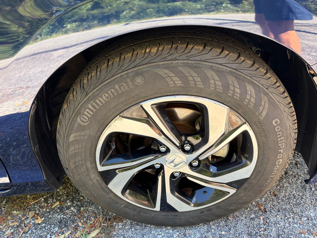 2017 Honda Accord Image 9