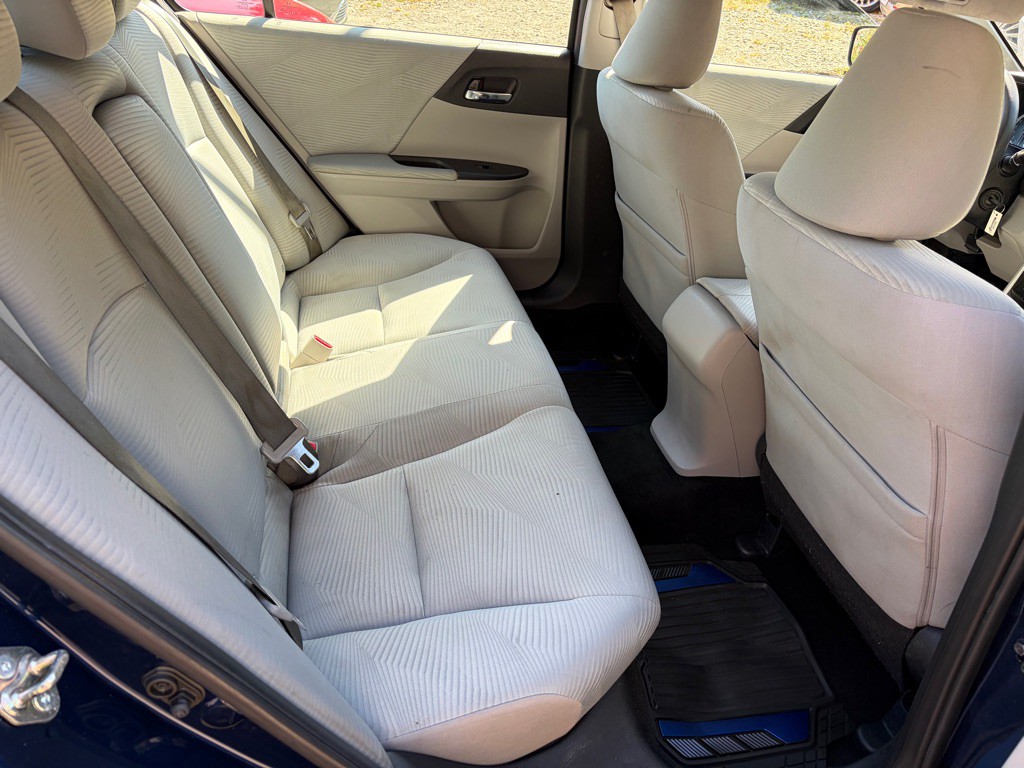 2017 Honda Accord Image 17