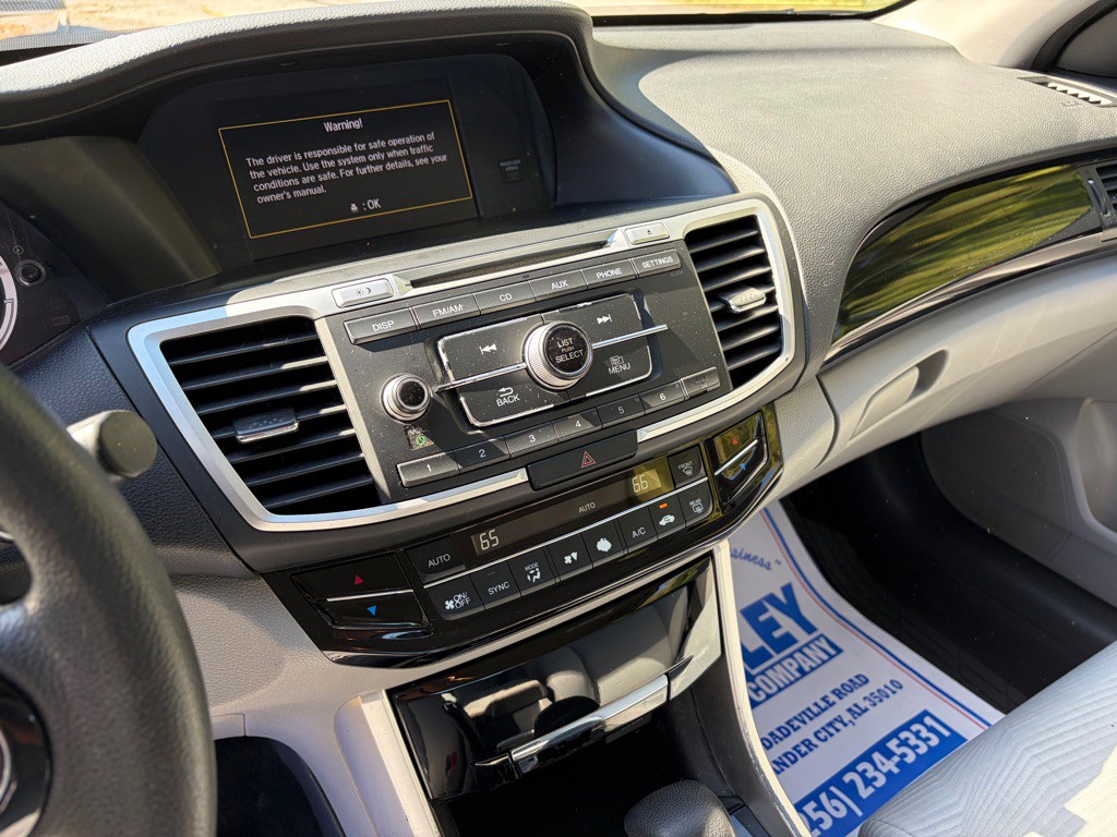 2017 Honda Accord Image 23