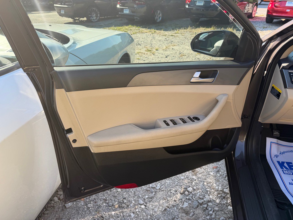 2016 Hyundai Sonata Image 17