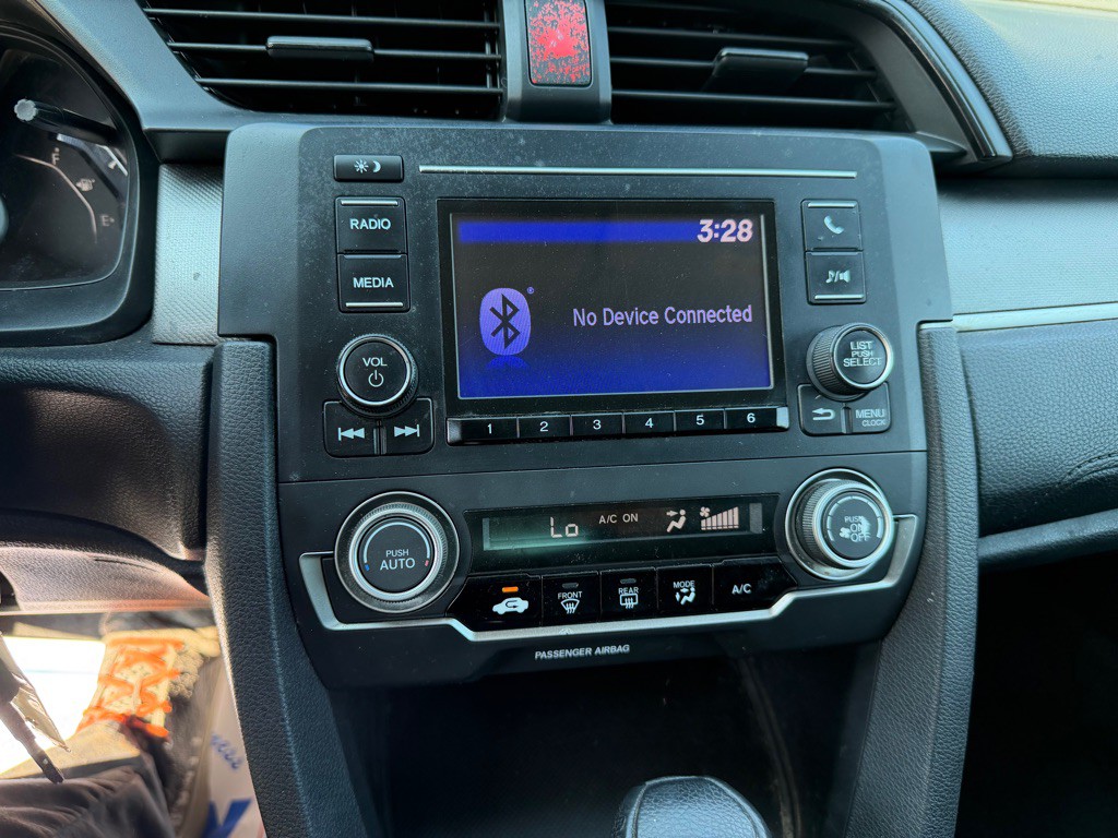 2016 Honda Civic Image 25