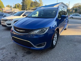 Image for 2020 Chrysler Pacifica Touring L ID: 7743397