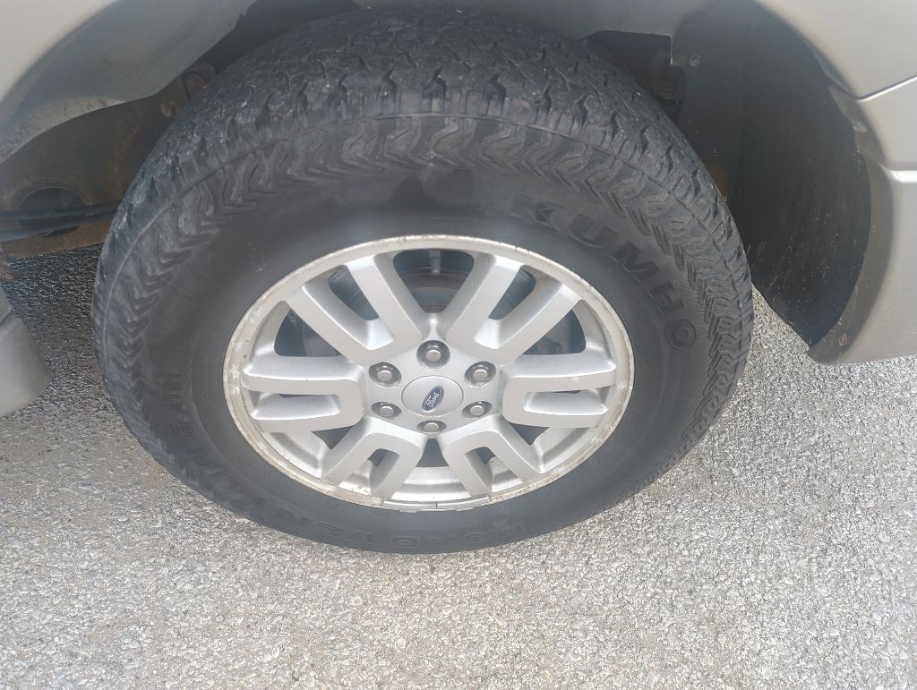 2012 Ford Expedition Image 9