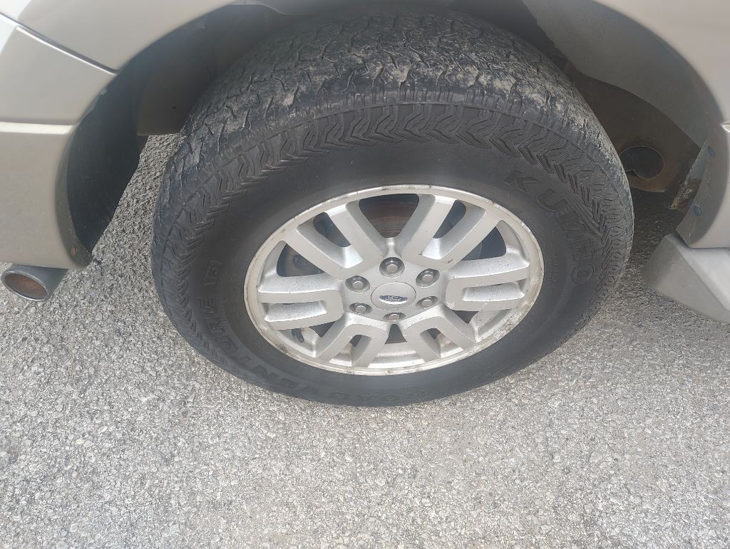 2012 Ford Expedition Image 18