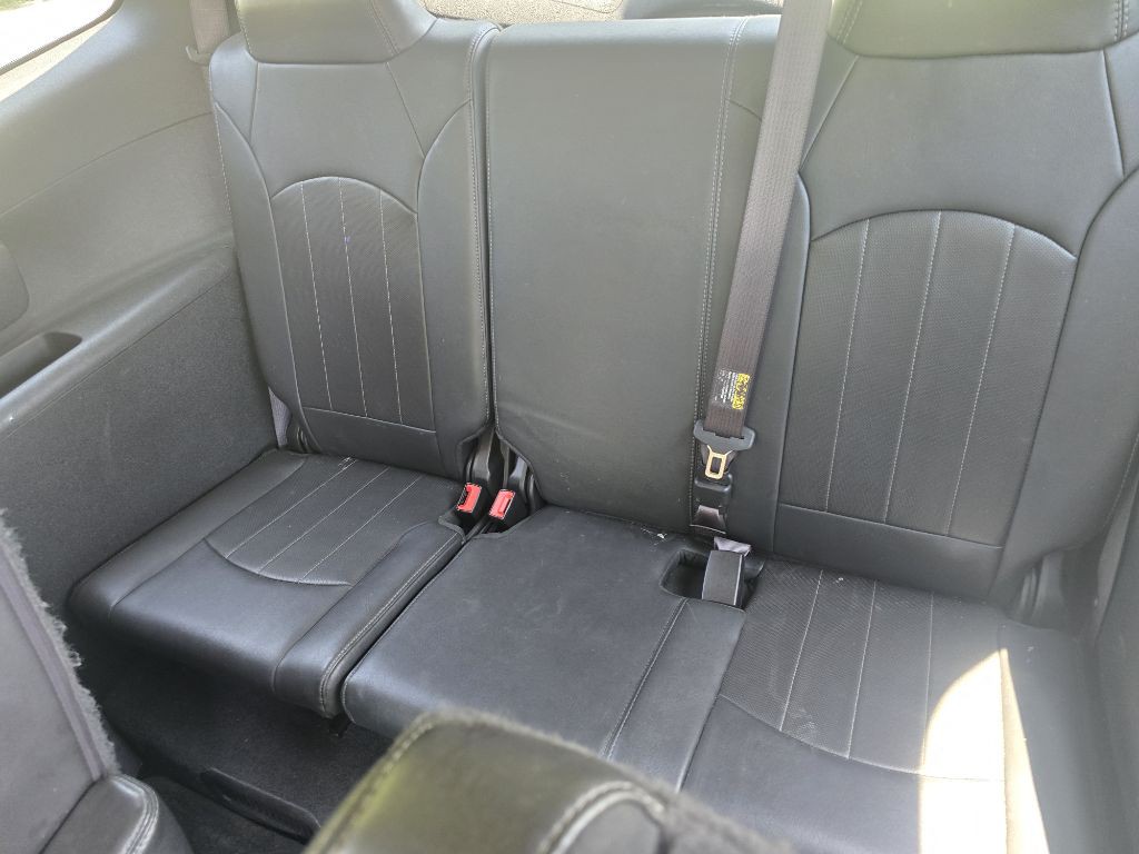 2015 Buick Enclave Image 17