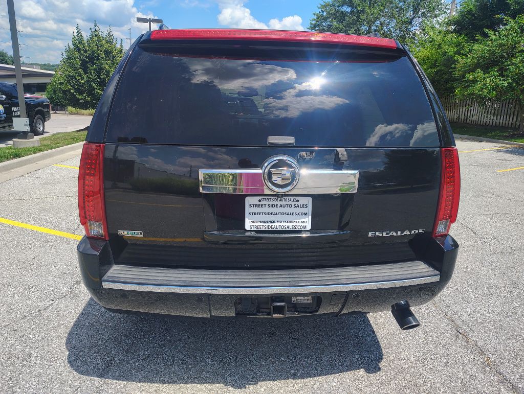 2012 Cadillac Escalade Image 4