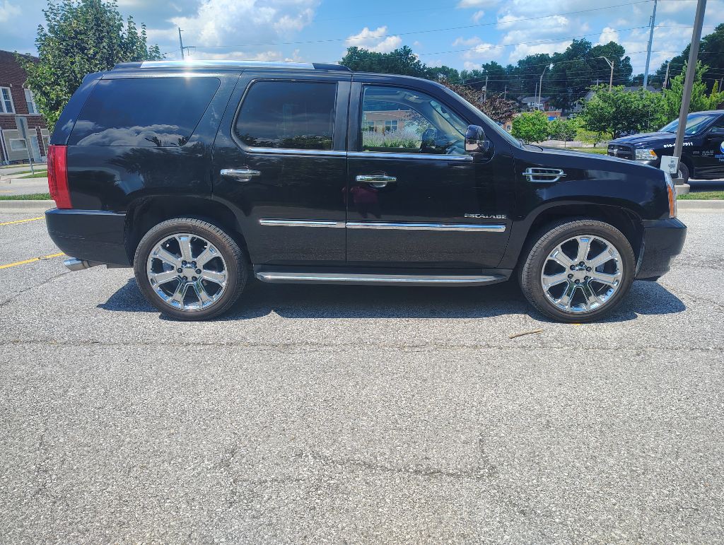 2012 Cadillac Escalade Image 9