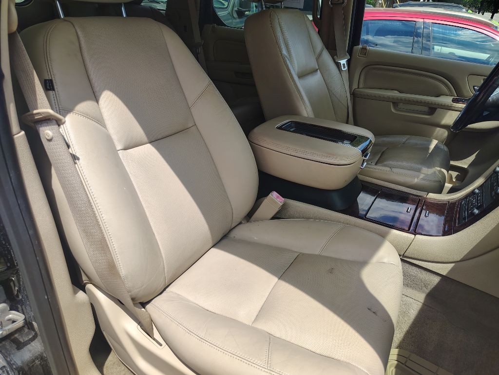 2012 Cadillac Escalade Image 20