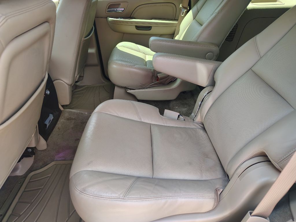 2012 Cadillac Escalade Image 25