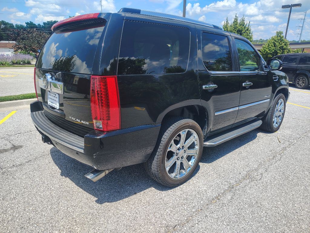 2012 Cadillac Escalade Image 3
