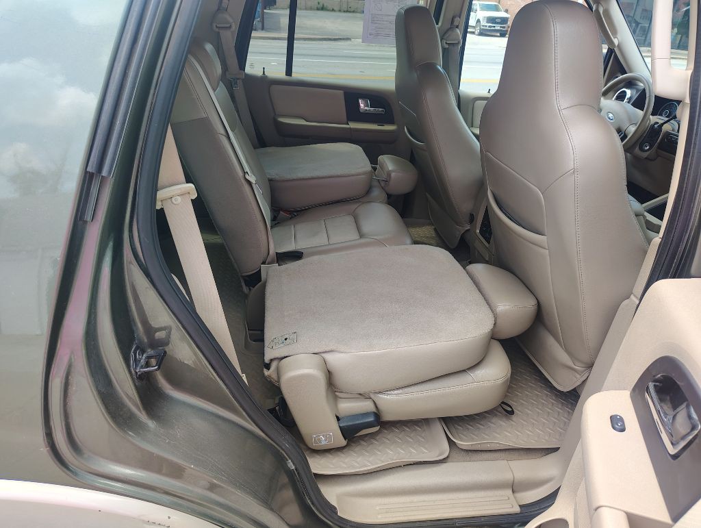 2005 Ford Expedition Image 14