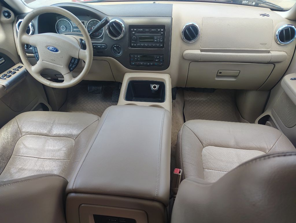 2005 Ford Expedition Image 18