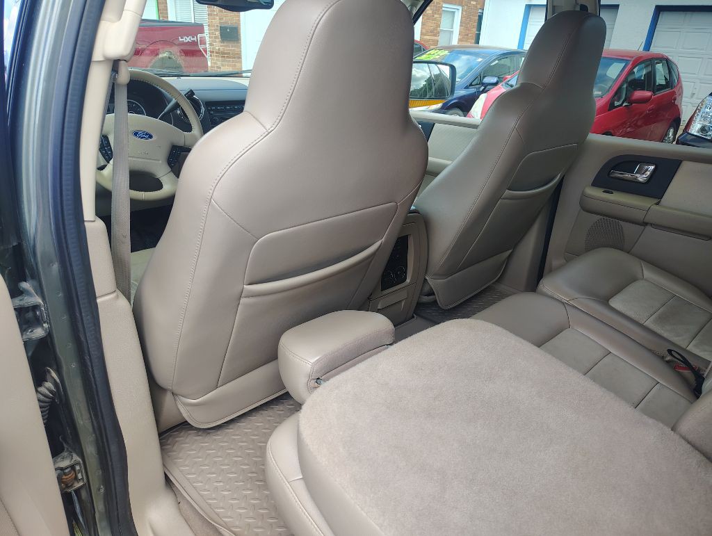 2005 Ford Expedition Image 19