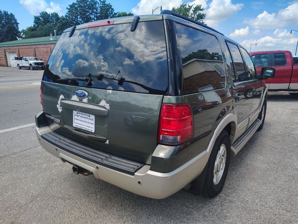 2005 Ford Expedition Image 8