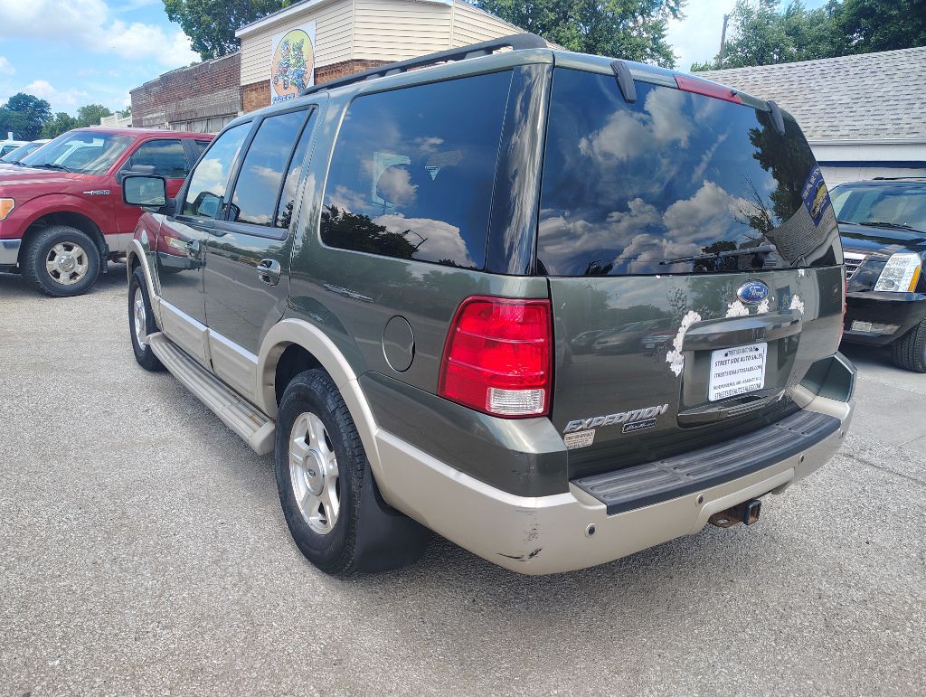 2005 Ford Expedition Image 10