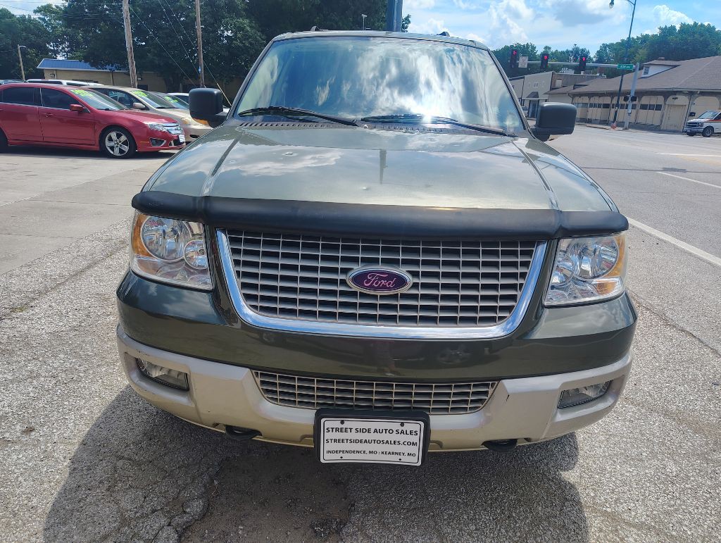2005 Ford Expedition Image 3