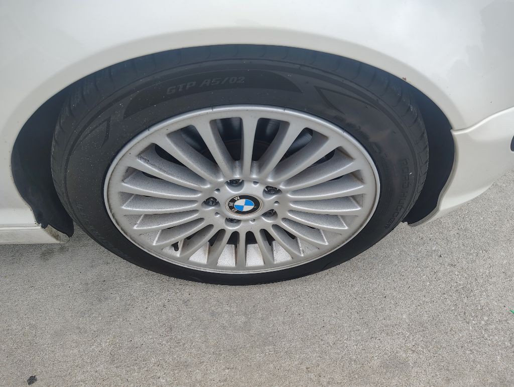 2004 BMW 3 Series Image 9