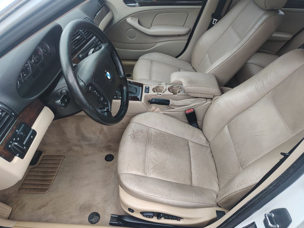 2004 BMW 3 Series Image 11