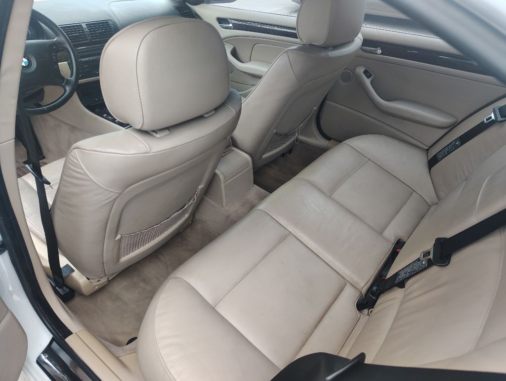 2004 BMW 3 Series Image 17