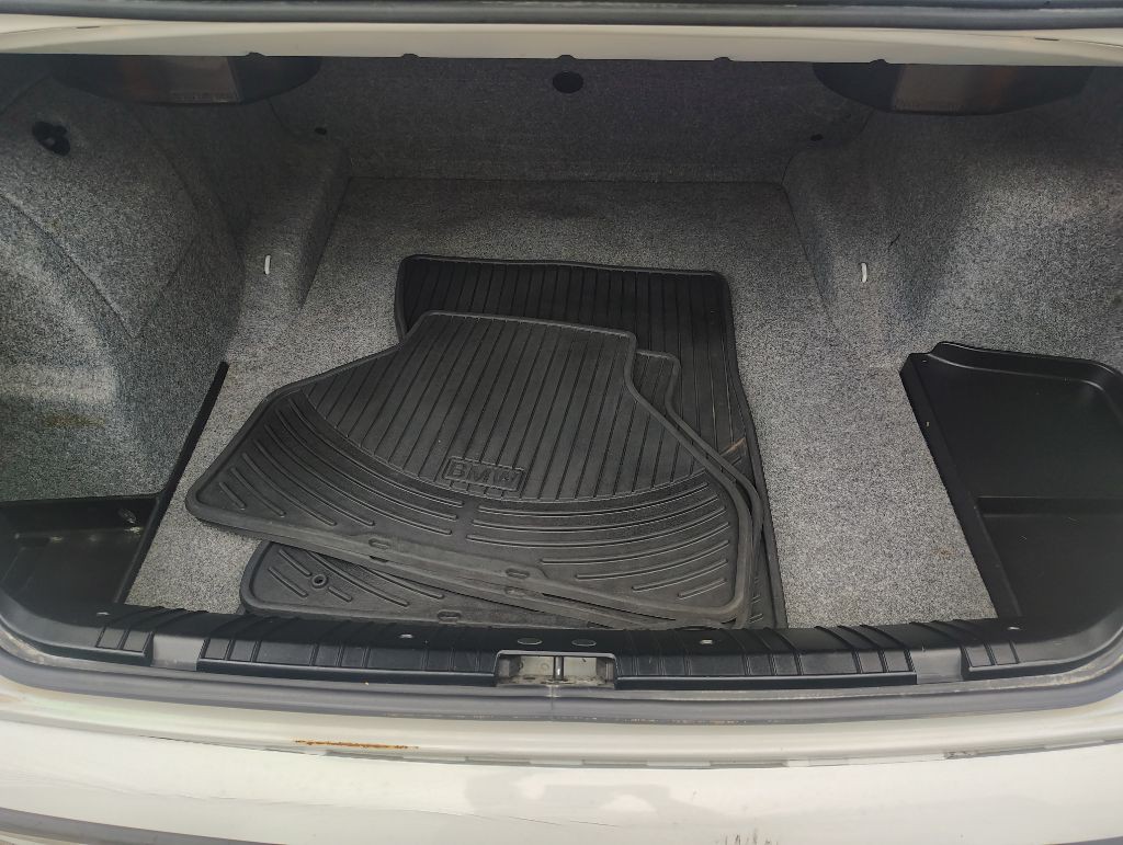 2004 BMW 3 Series Image 19