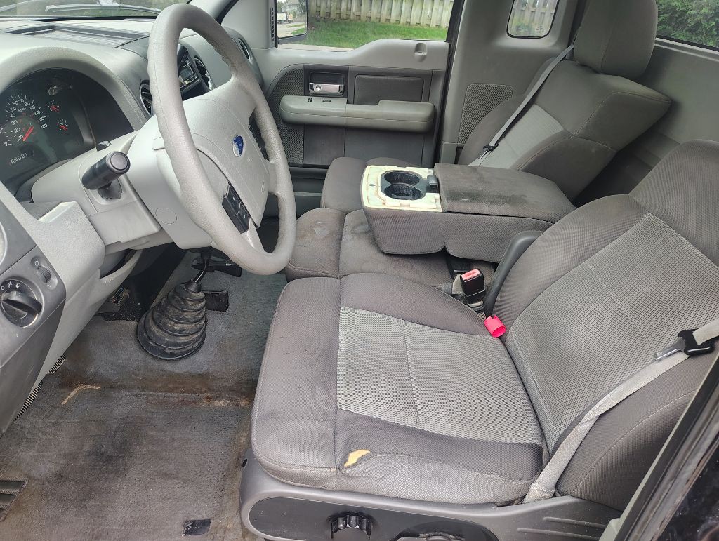 2004 Ford F-150 Image 8