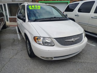 Image for 2001 Chrysler Town & Country Limited ID: 6766416