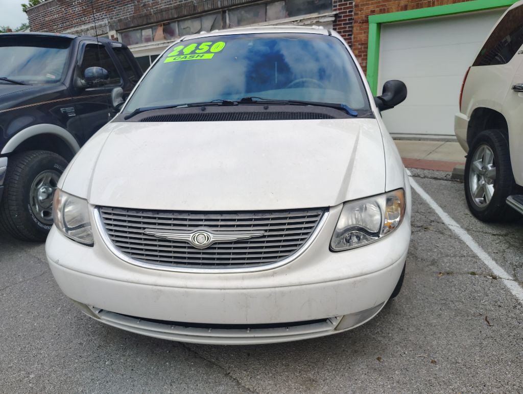 2001 Chrysler Town & Country Image 3