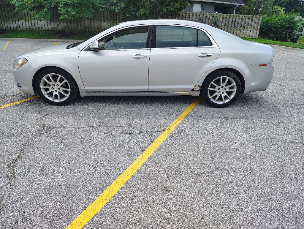 2009 Chevrolet Malibu Image 2