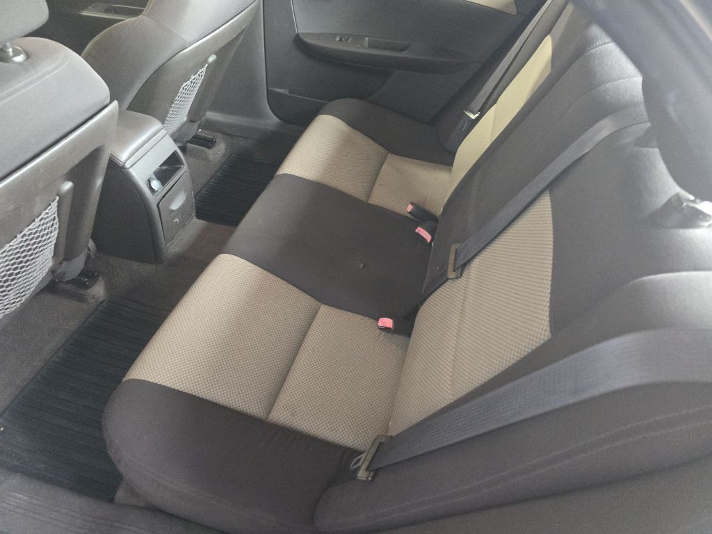 2012 Chevrolet Malibu Image 11