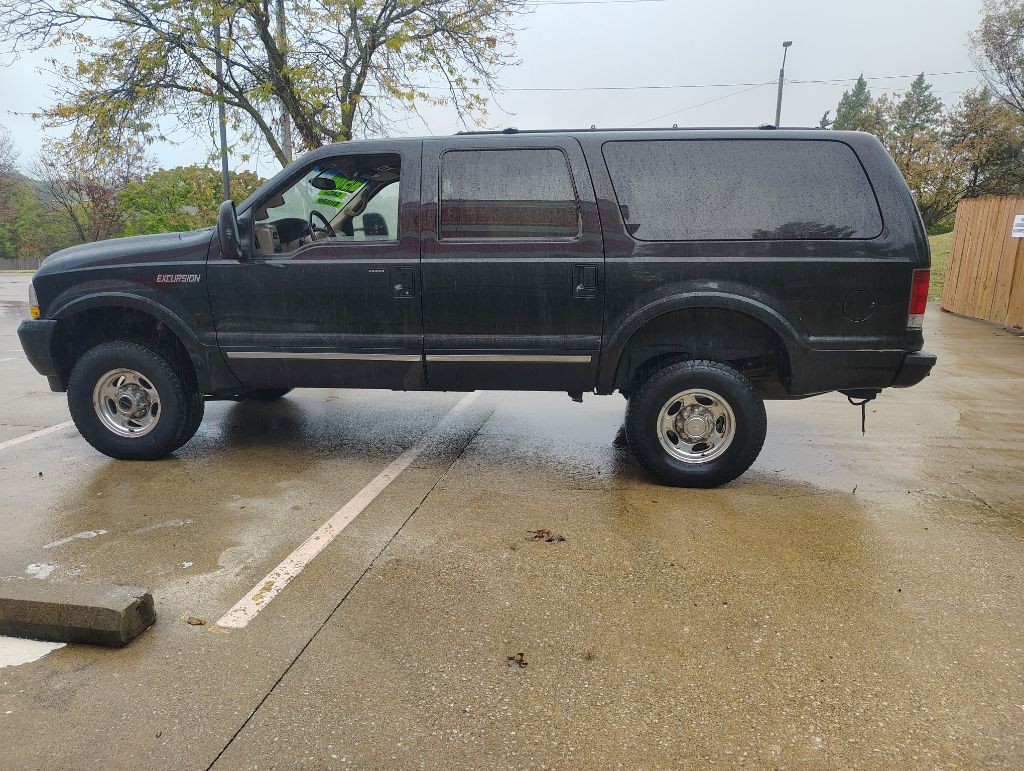 2002 Ford Excursion Image 2