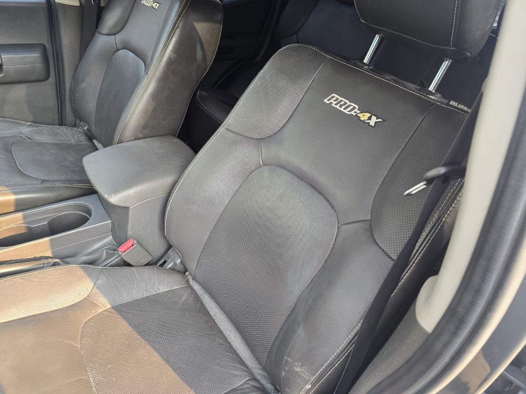 2013 Nissan Xterra Image 23
