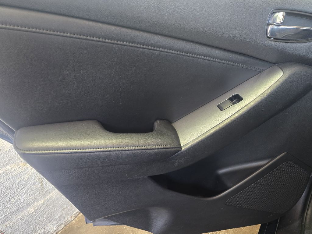 2011 Nissan Altima Image 14