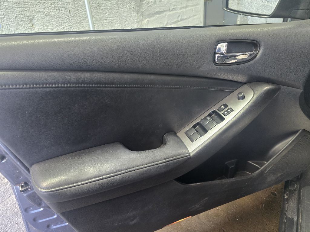 2011 Nissan Altima Image 17