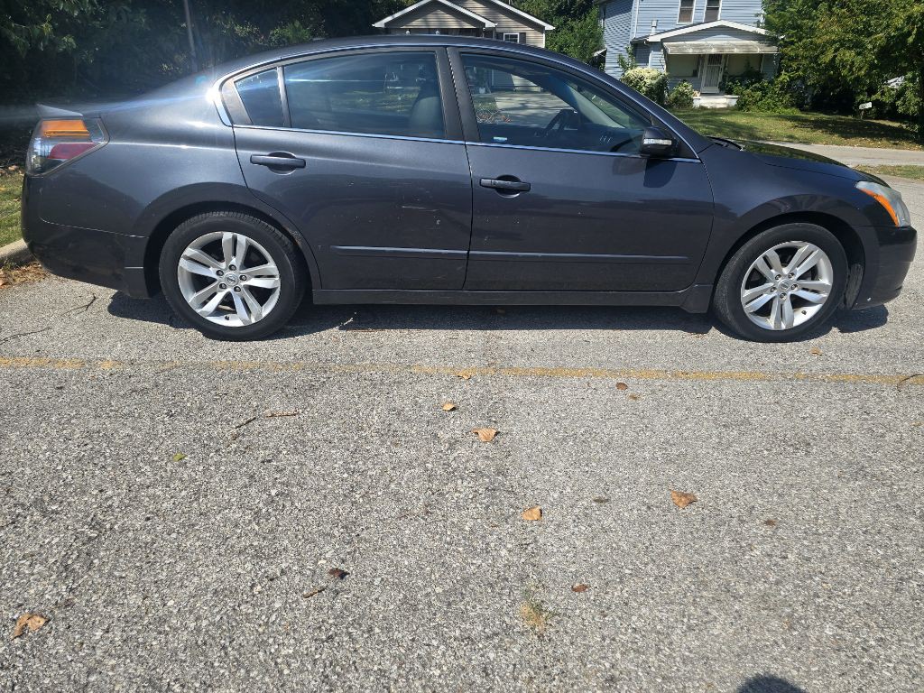 2011 Nissan Altima Image 8