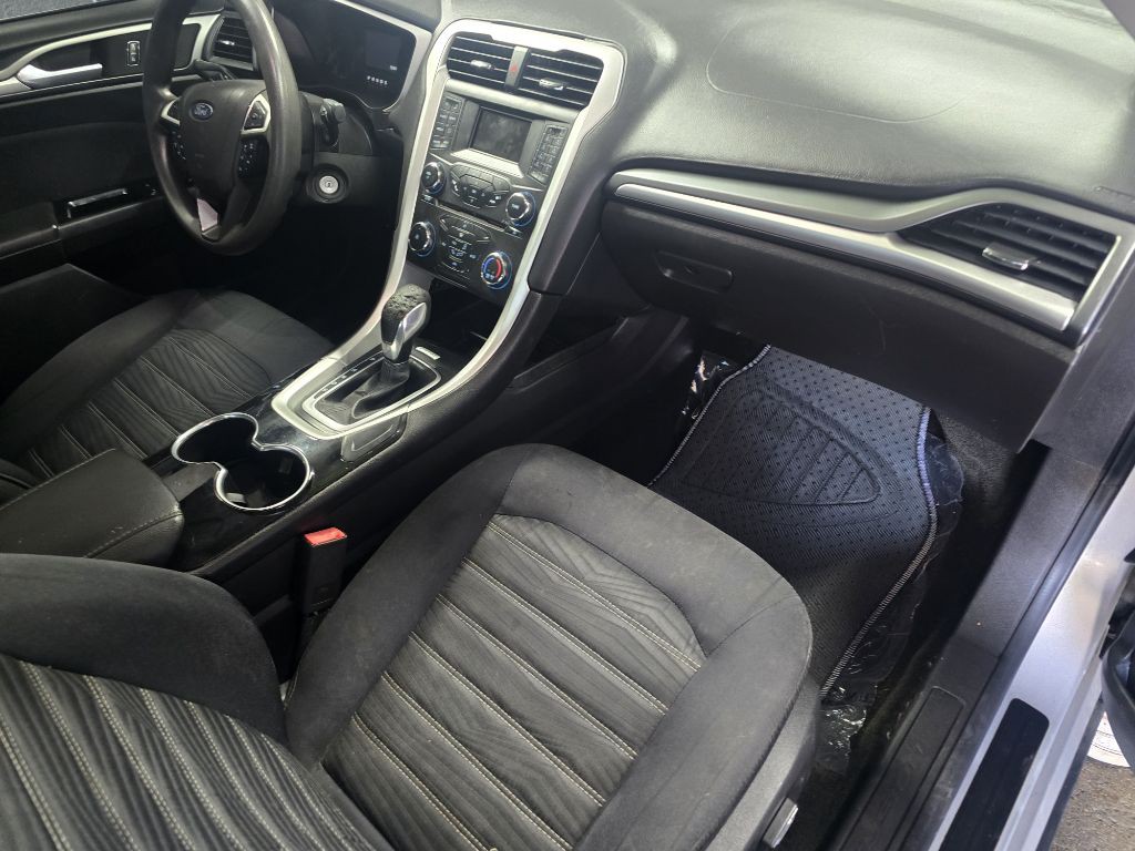 2016 Ford Fusion Image 11