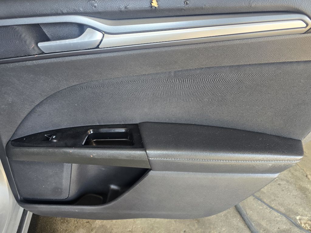 2016 Ford Fusion Image 13