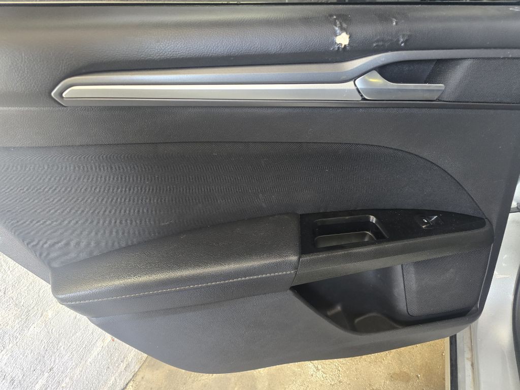 2016 Ford Fusion Image 16