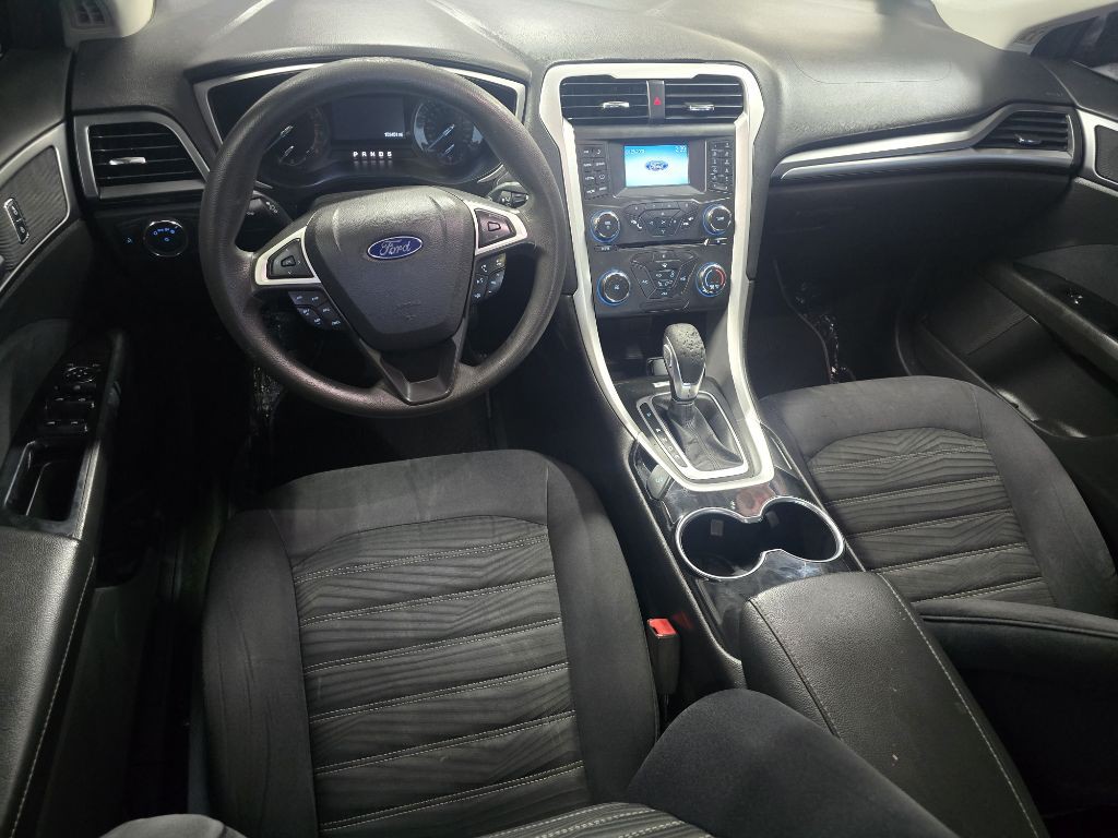 2016 Ford Fusion Image 17