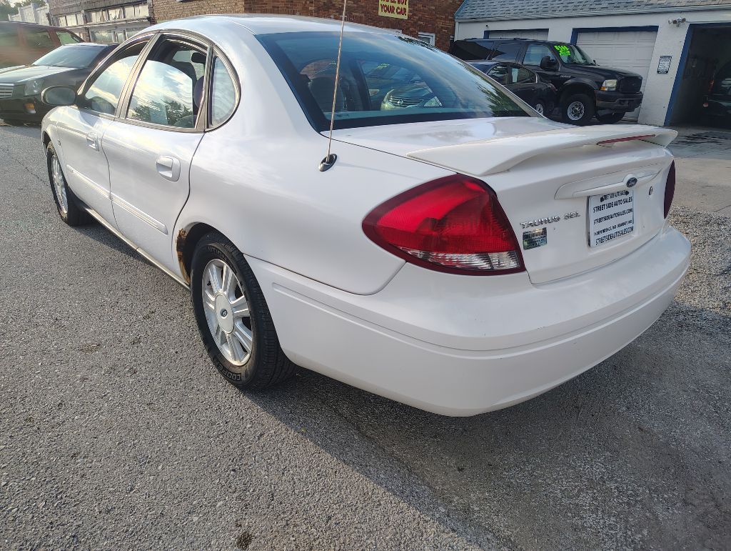 2004 Ford Taurus Image 3