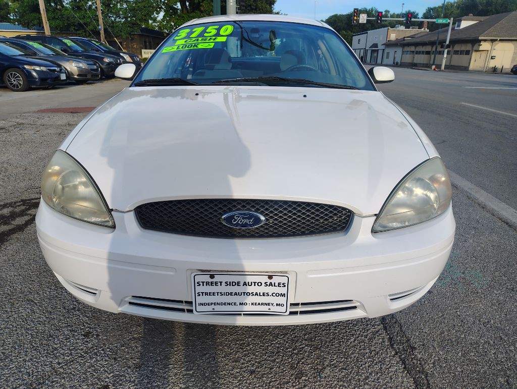 2004 Ford Taurus Image 5