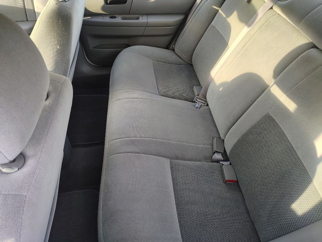 2004 Ford Taurus Image 13