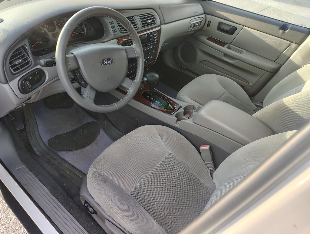 2004 Ford Taurus Image 20