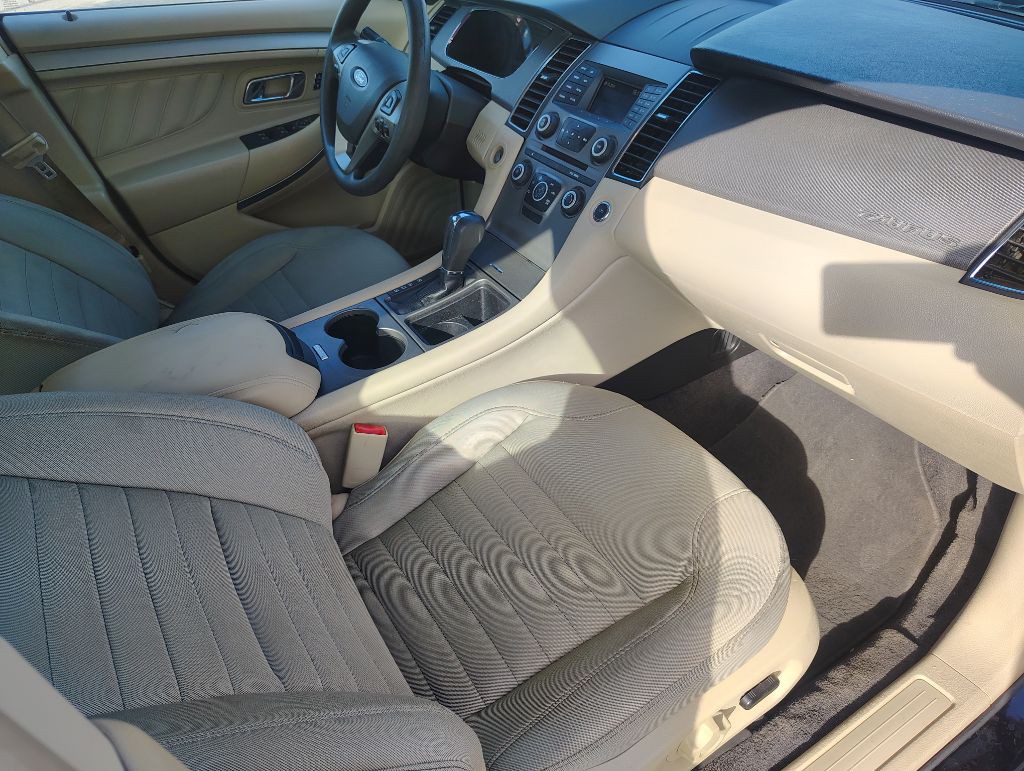 2018 Ford Taurus Image 17