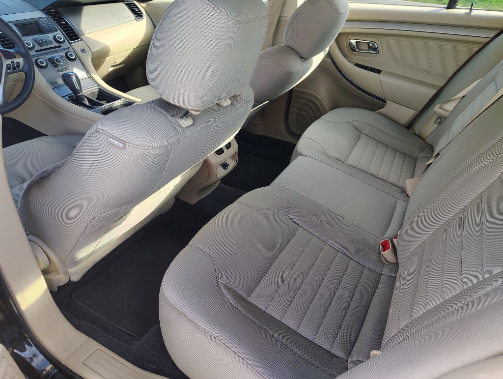 2018 Ford Taurus Image 22