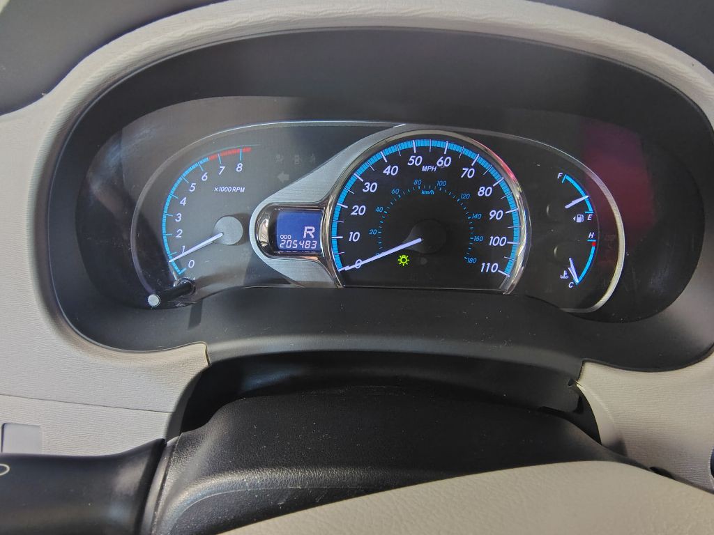 2013 Toyota Sienna Image 10
