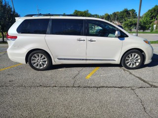 Image for 2013 Toyota Sienna XLE ID: 6904797