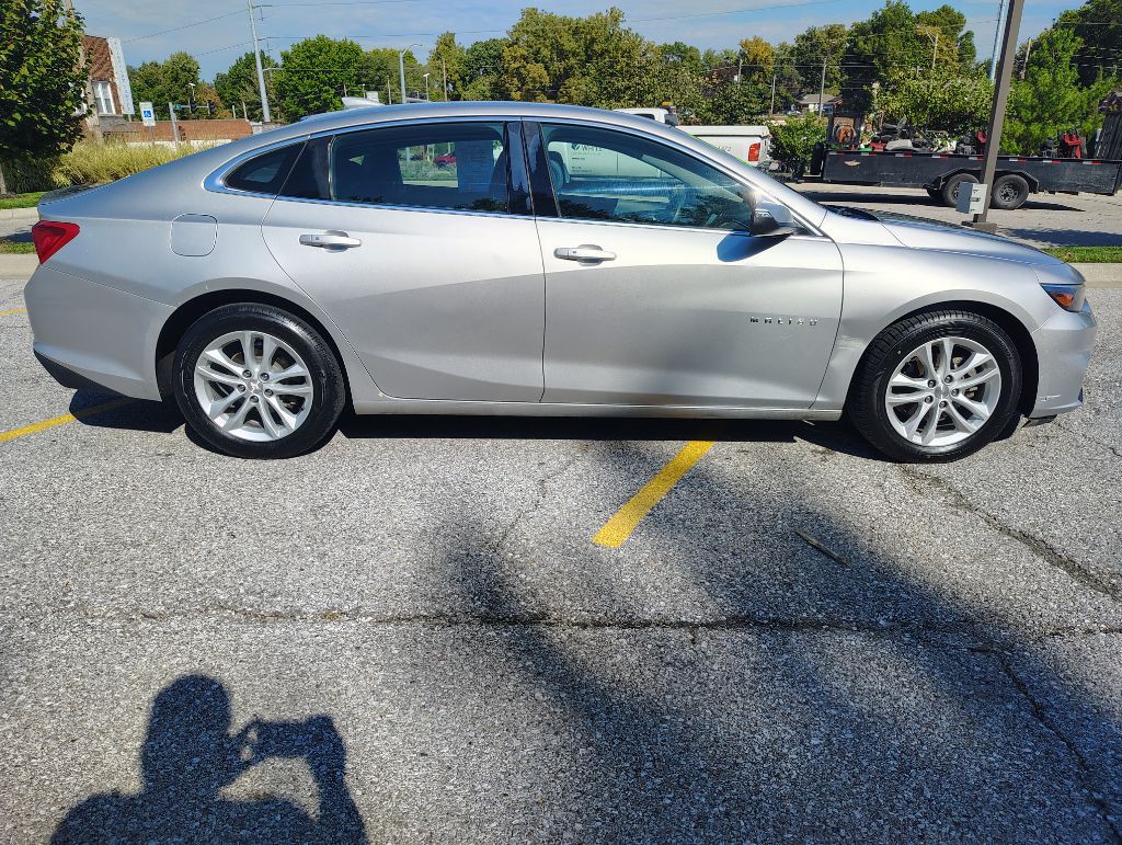2017 Chevrolet Malibu Image 4